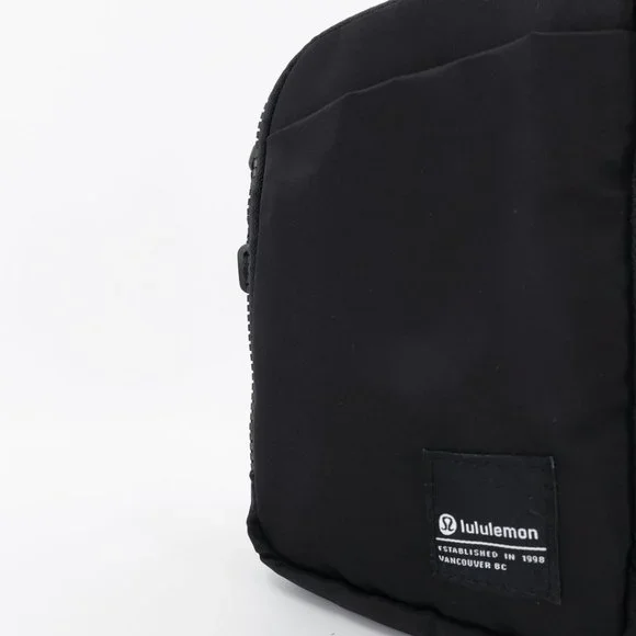 Lululemon Easy Access Crossbody Bag 1.5L Black - Picture 9 of 16